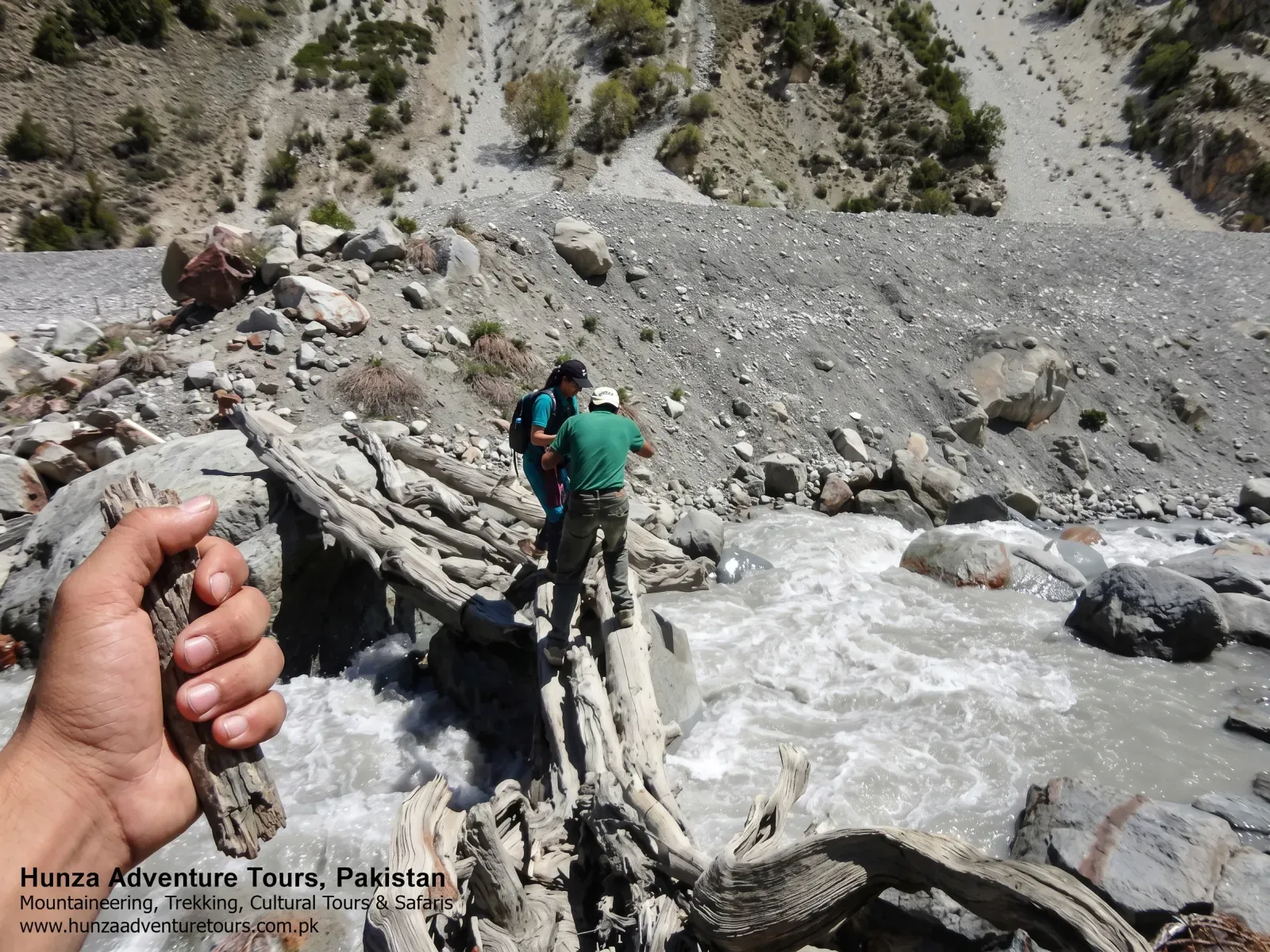 batura glacier trek hunza